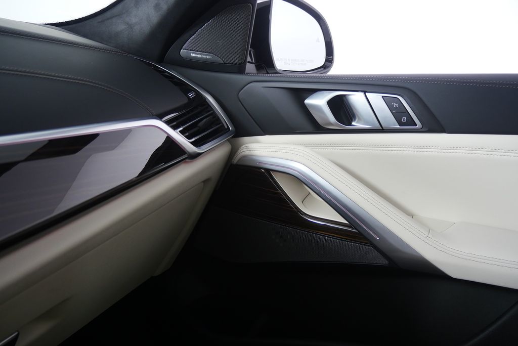 Thumbnail: 2023 BMW X6 - 32