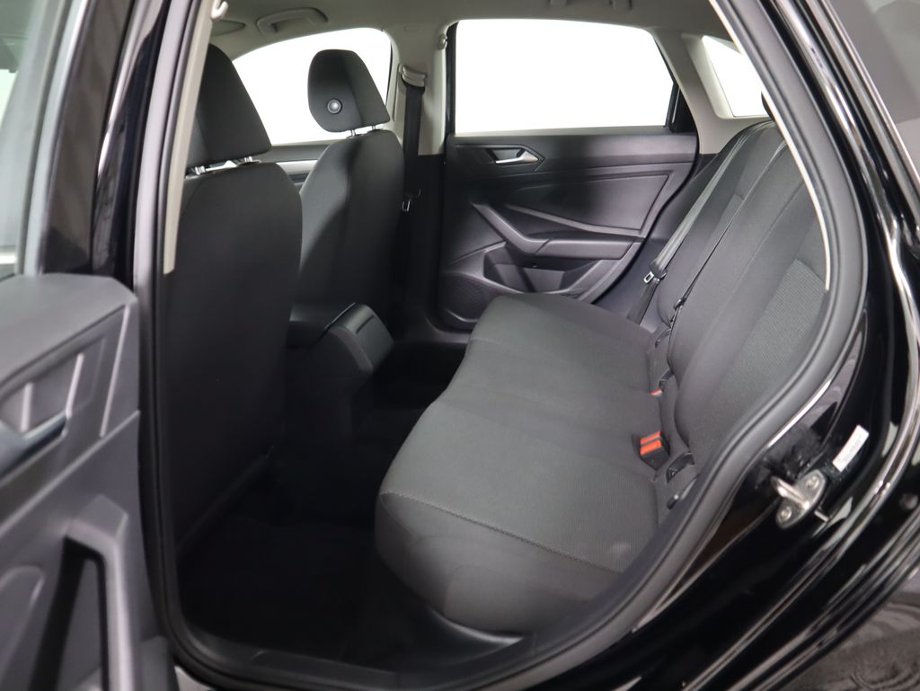 Thumbnail: 2019 Volkswagen Jetta - 21