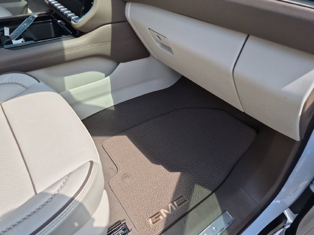 New 2026 White GMC Denali image 41