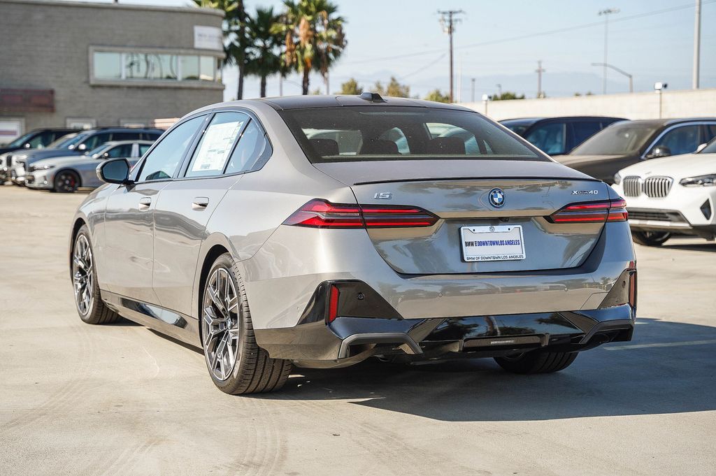 2025 BMW i5 xDrive40 6