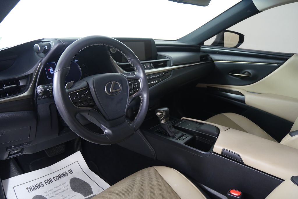 Thumbnail: 2019 Lexus ES - 12