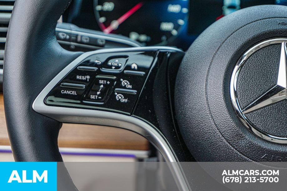 Used 2025 White Mercedes-Benz GLE 580 image 29