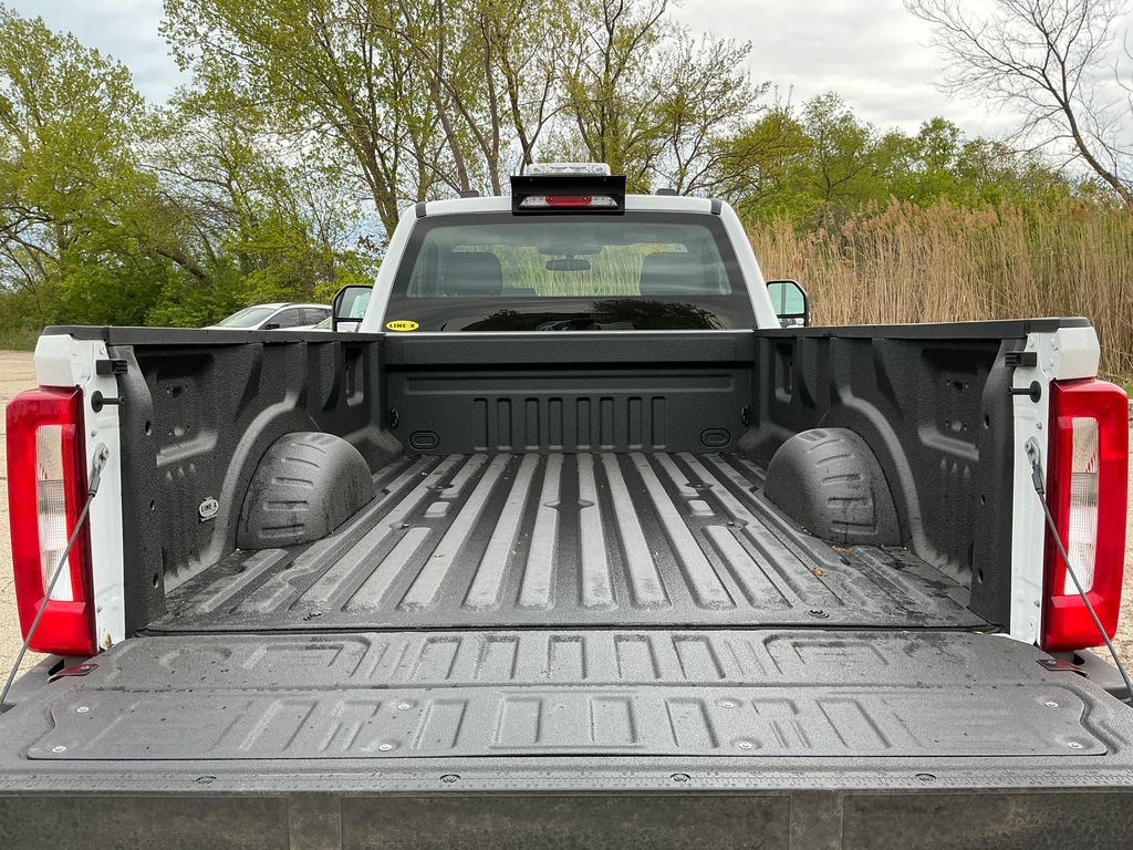 New 2026 Oxford White Ford XL image 6