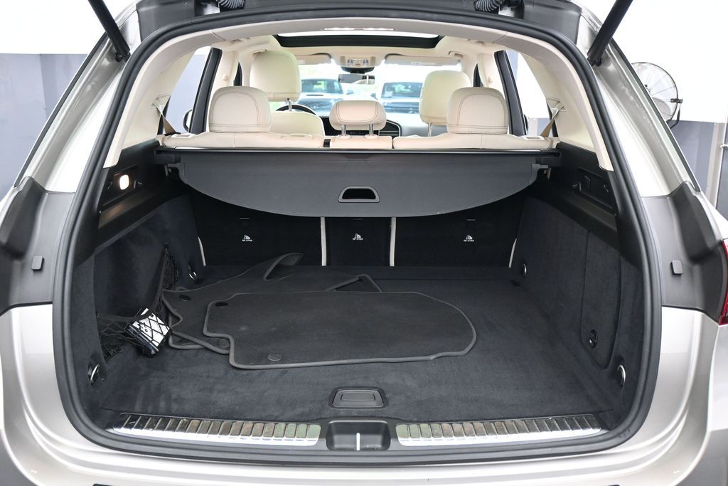 Used 2022 Gold Mercedes-Benz GLE 350 image 39