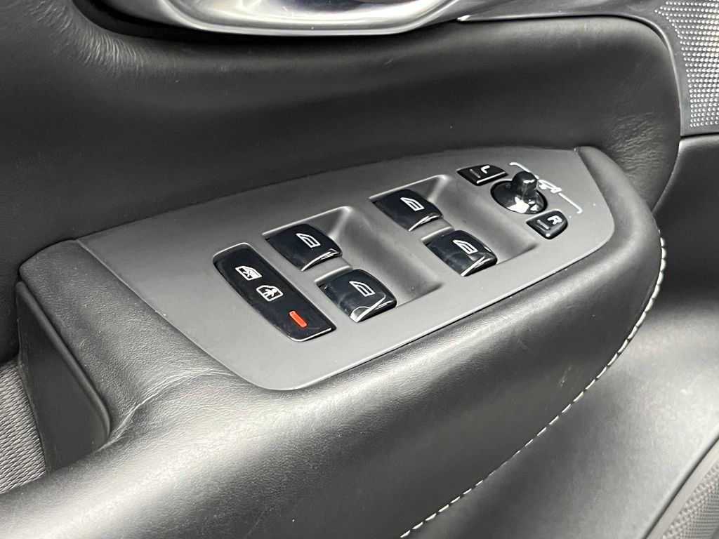 Thumbnail: 2018 Volvo XC90 - 22