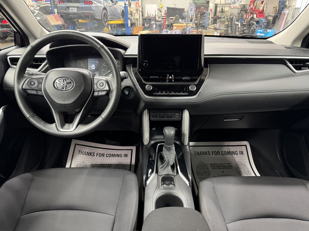 2024 Toyota Corolla Cross LE