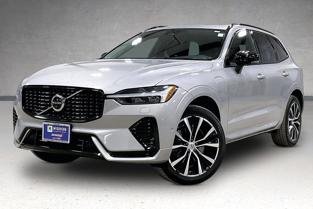 2023 Volvo XC60 Recharge T8 Ultimate Dark Theme eAWD