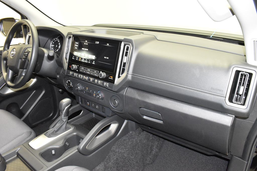 Thumbnail: 2025 Nissan Frontier - 31