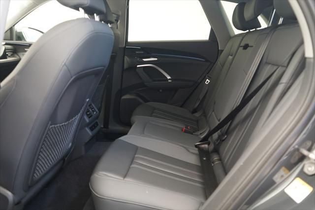 Thumbnail: 2025 Audi Q5 - 7