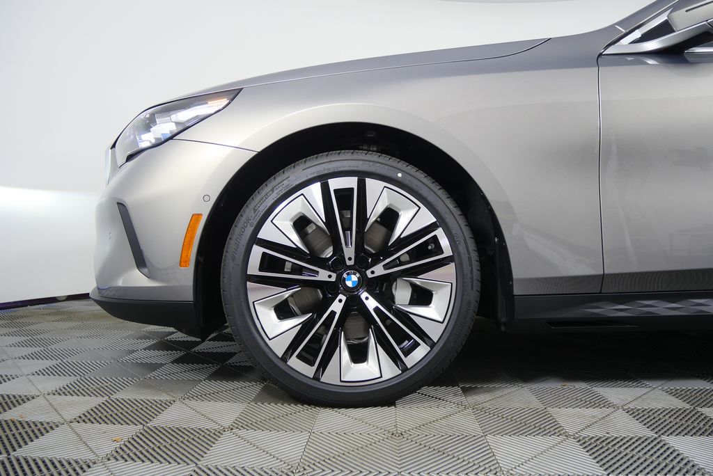 Thumbnail: 2026 BMW 5 Series - 7