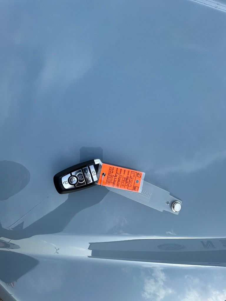 New 2027 Gray Ford Platinum image 28
