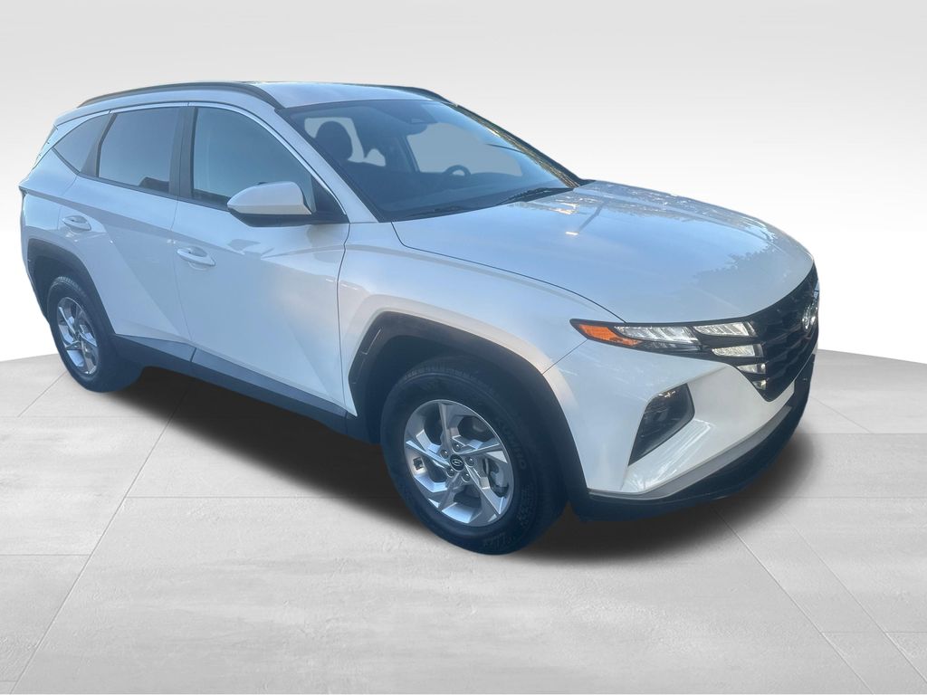 Used 2024 White Hyundai SEL image 28