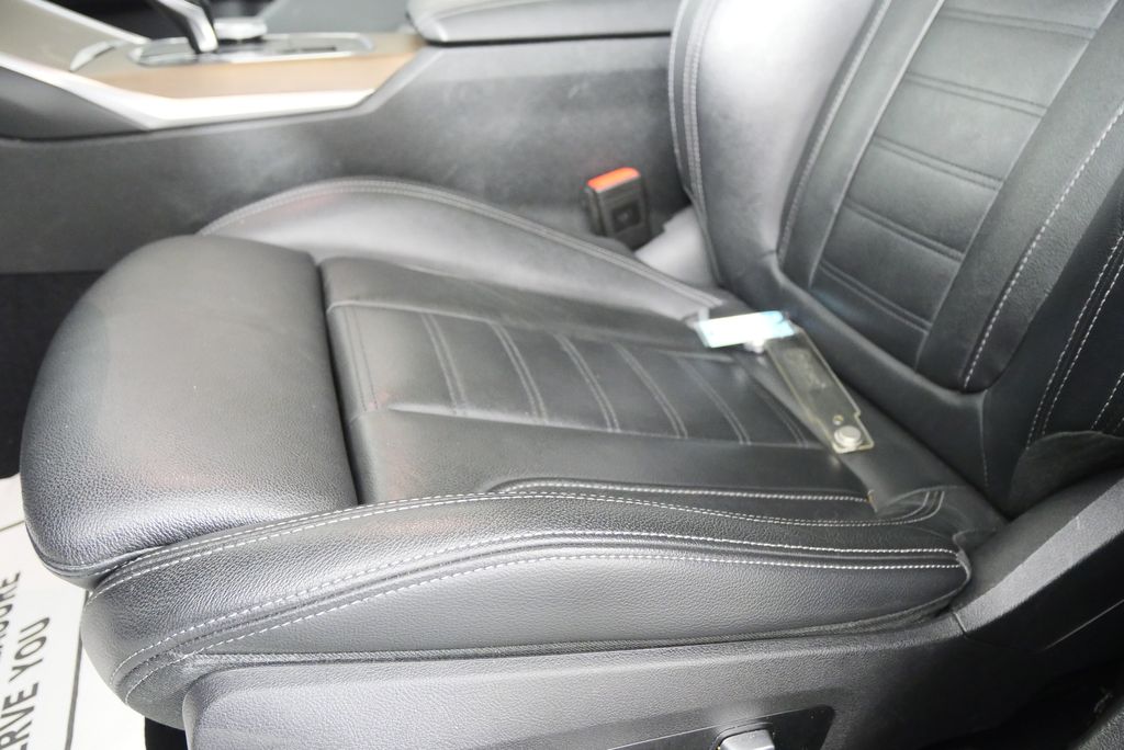 Thumbnail: 2019 BMW 3 Series - 9