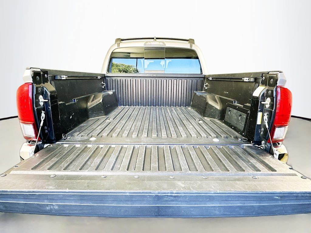 Thumbnail: 2020 Toyota Tacoma - 23