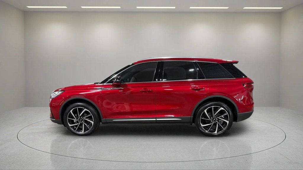 Certified Used 2023 Red Carpet Metallic Tinted Clearcoat Lincoln Reserve image 18