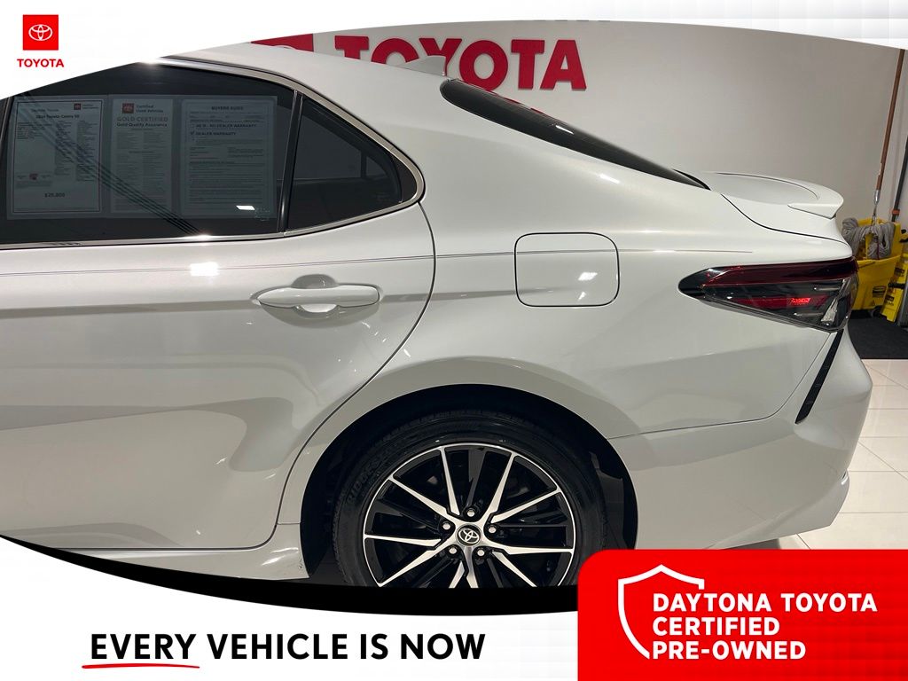 2024 Toyota Camry SE - Photo 18