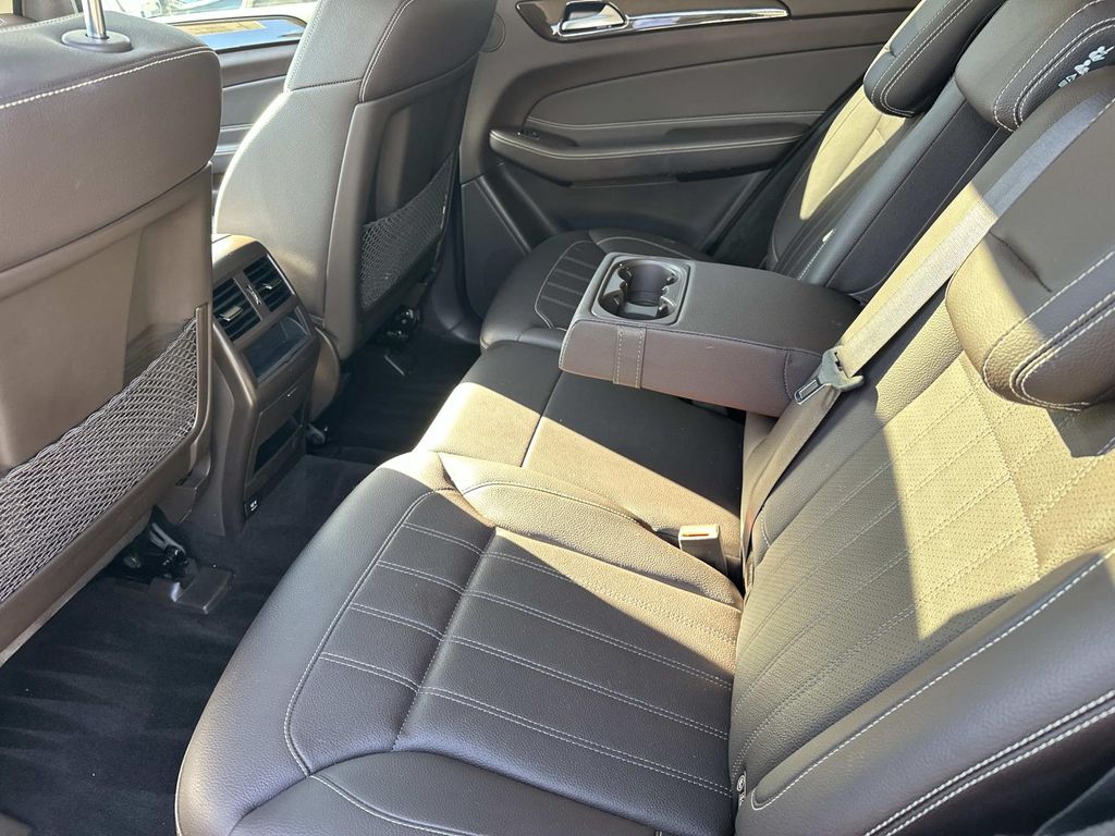 Thumbnail: 2018 Mercedes-Benz GLE - 26