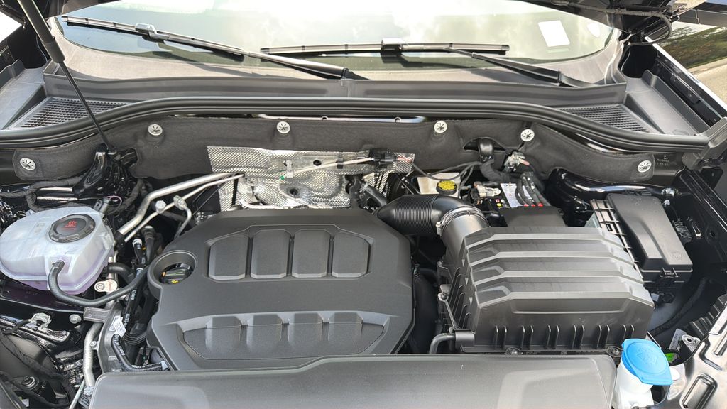 New 2026 Black Volkswagen 2.0T SE w/Technology image 31
