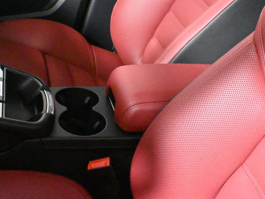 Thumbnail: 2026 Porsche Macan - 28