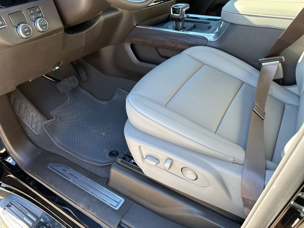 New 2026 Black GMC SLT image 28