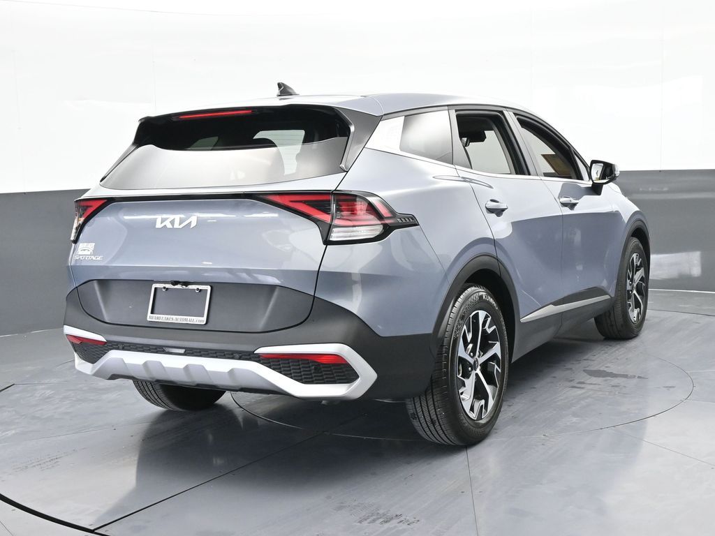 Used 2025 Everlasting Silver Kia EX image 5