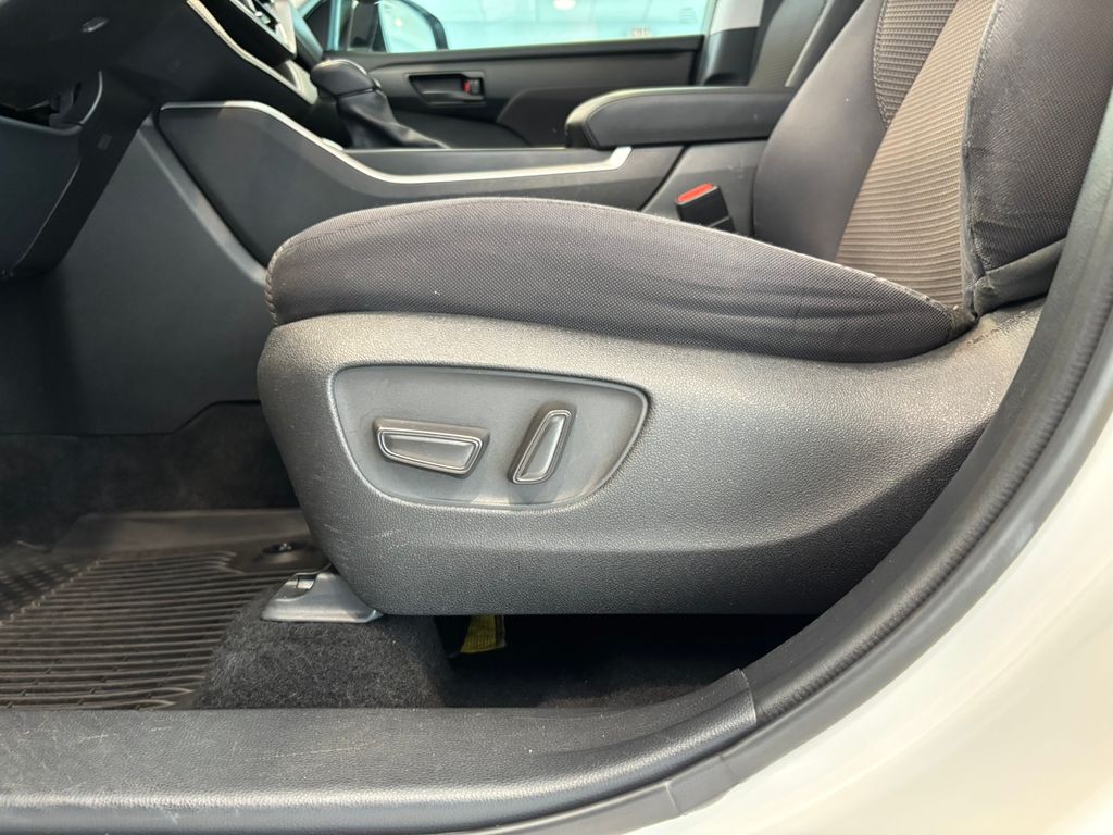 2021 Toyota Highlander Hybrid LE