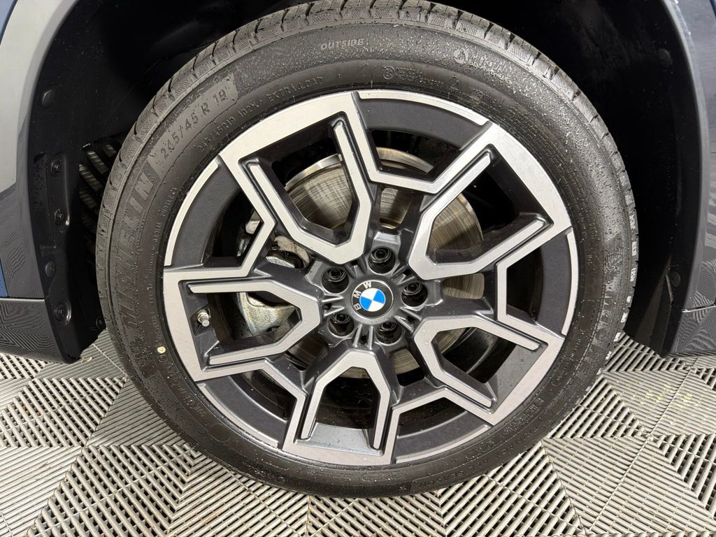 Thumbnail: 2026 BMW X1 - 10