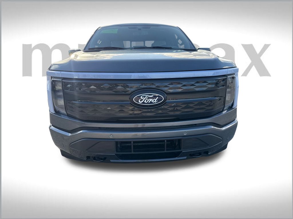 2025 Ford F-150 Lightning Platinum photo 10