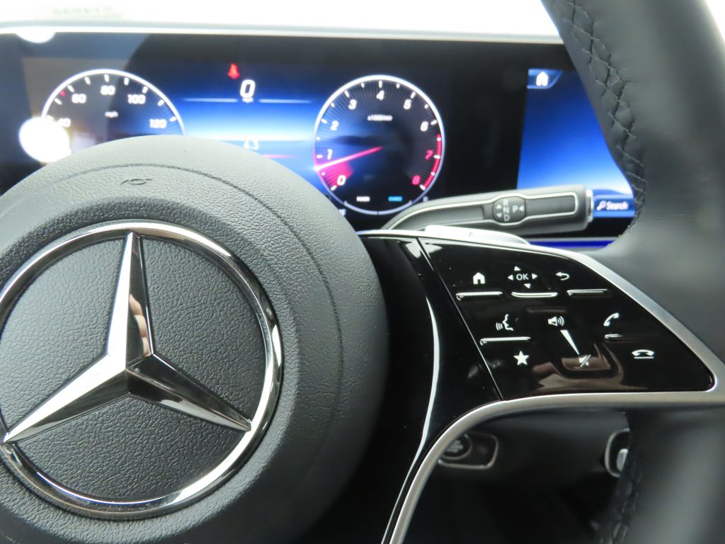 Thumbnail: 2026 Mercedes-Benz GLE - 12