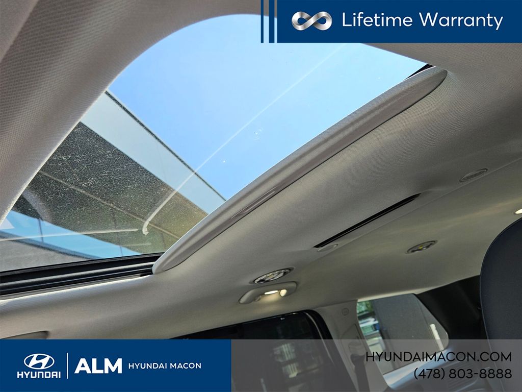 New 2026 White Hyundai SEL Convenience image 6
