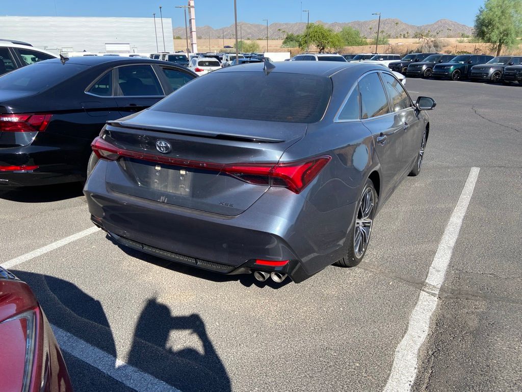 Thumbnail: 2020 Toyota Avalon - 3