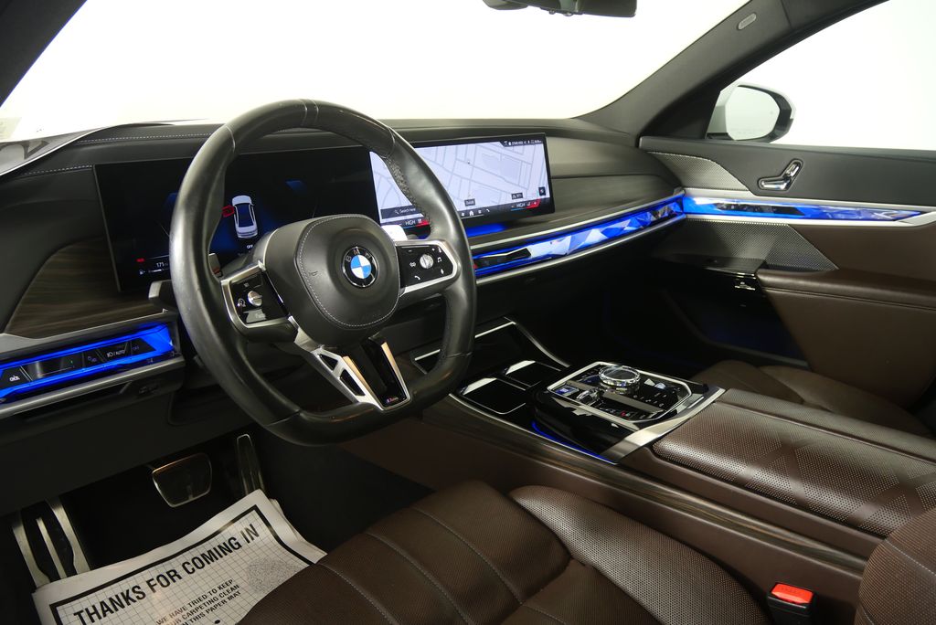 Thumbnail: 2023 BMW 7 Series - 12