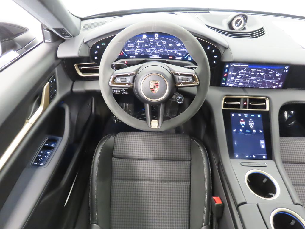 Thumbnail: 2025 Porsche Taycan - 15