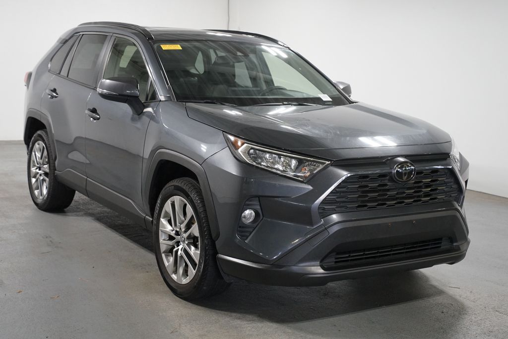 Thumbnail: 2019 Toyota RAV4 - 3