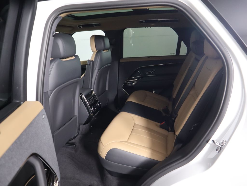 Thumbnail: 2025 Land Rover Range Rover Sport - 23