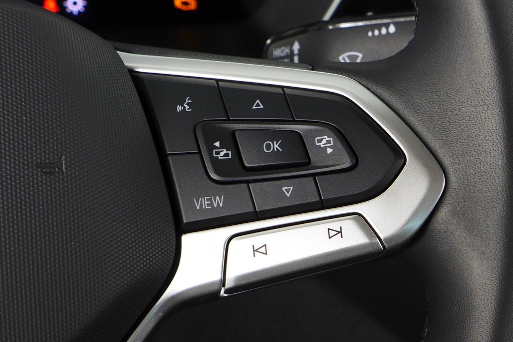 Thumbnail: 2023 Volkswagen Jetta - 26