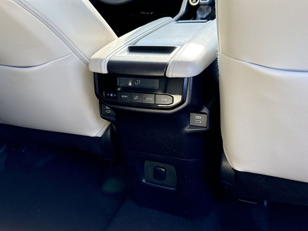 Thumbnail: 2024 Toyota Grand Highlander - 18