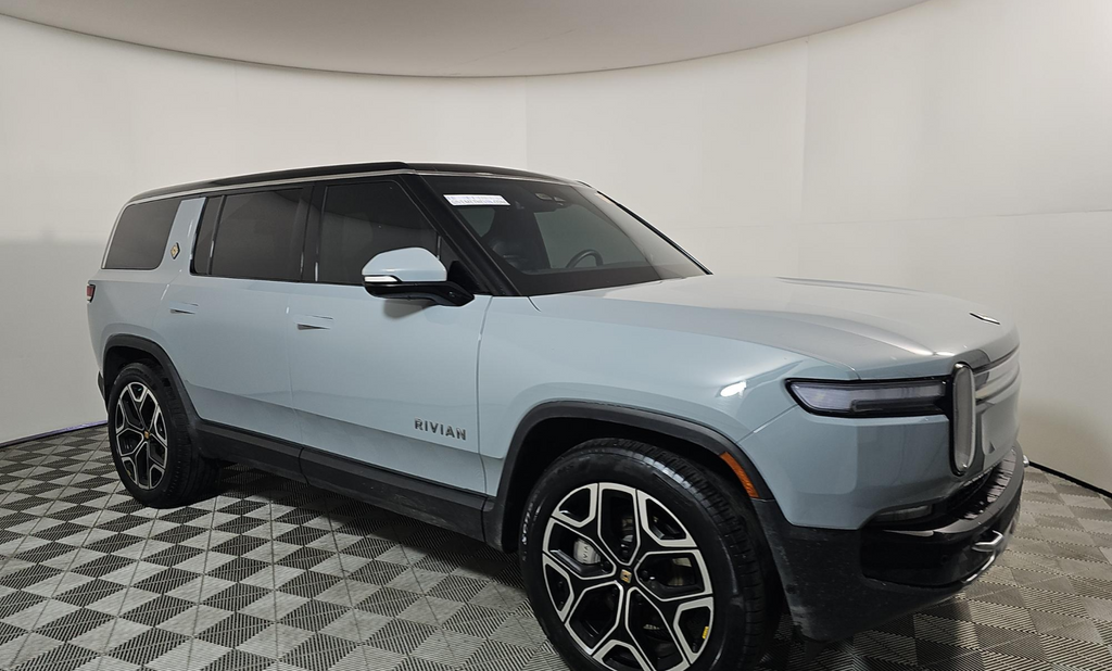 Rivian R1S