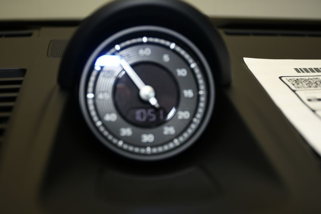 Thumbnail: 2026 Porsche 911 - 30