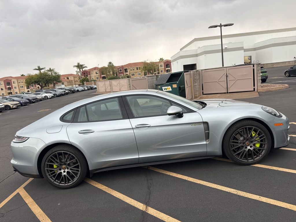 Thumbnail: 2022 Porsche Panamera - 4
