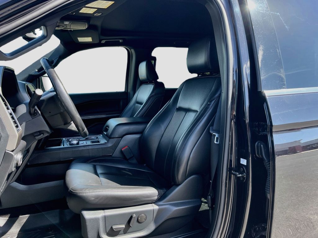 Used 2021 Black Ford XLT image 19