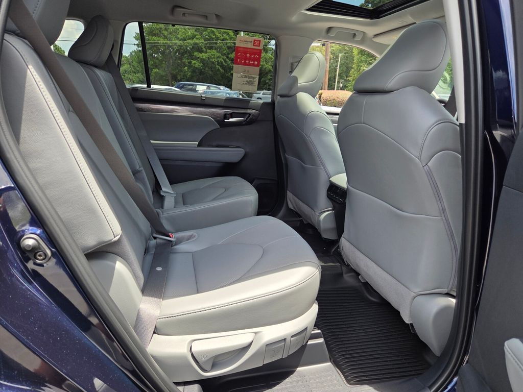 New 2026 Toyota Highlander SUV
