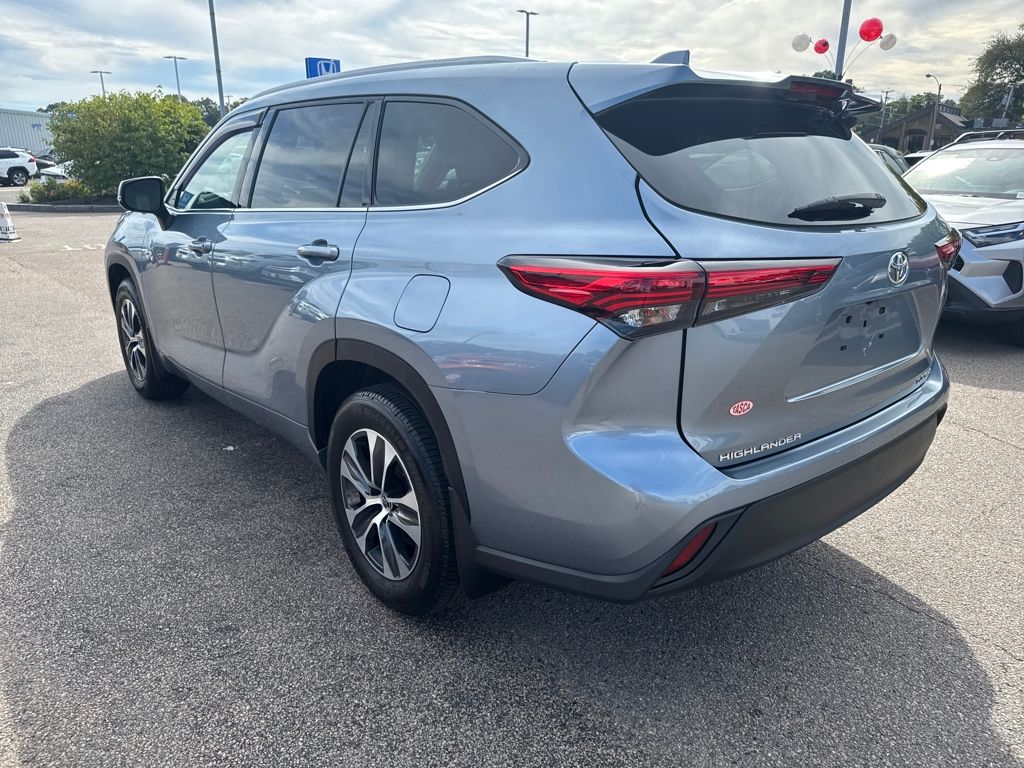 2022 Toyota Highlander XLE photo 5