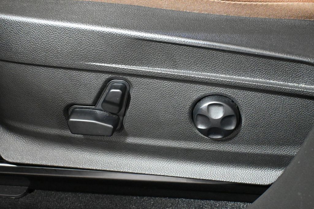 Thumbnail: 2022 Alfa Romeo Stelvio - 30