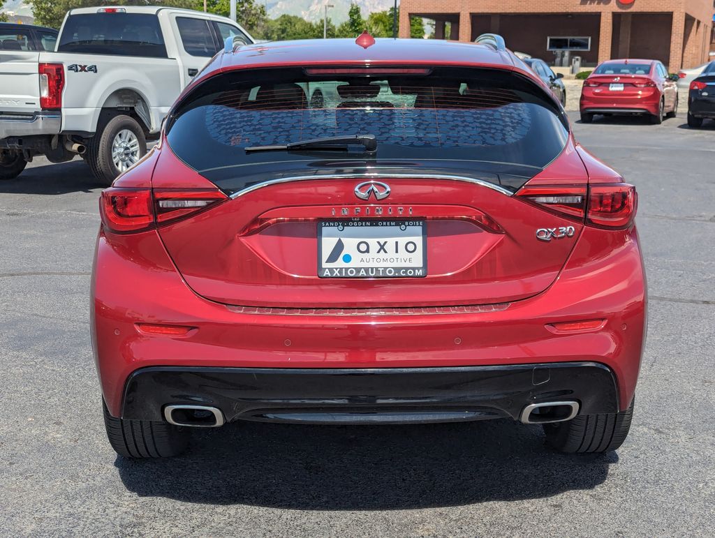 2017 INFINITI QX30 Premium 6