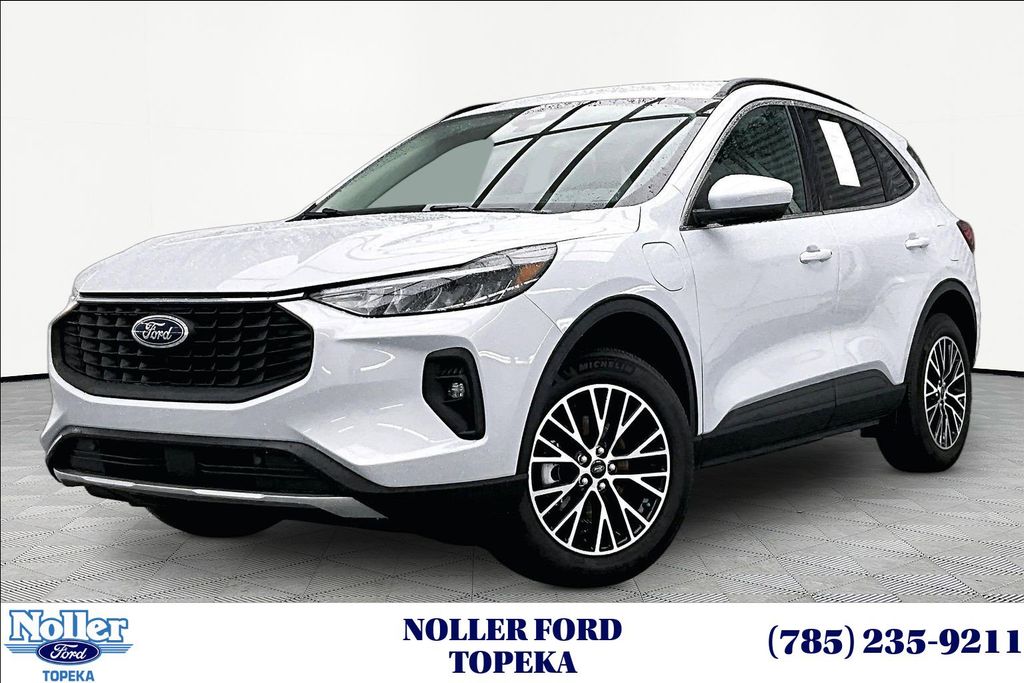 Silver Metallic 2025 Ford Escape Hybrid Plug-in FWD SUV / Crossover Front-Wheel Drive Continuously Variable Transmission