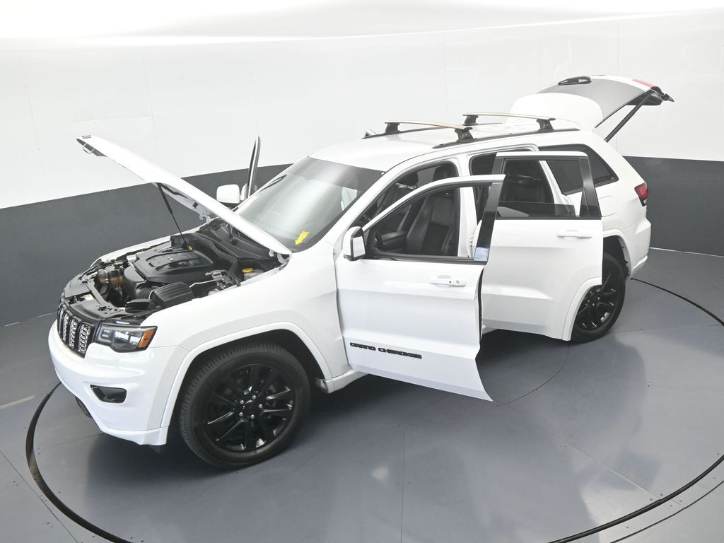 Used 2018 Bright White Clearcoat Jeep Altitude image 59