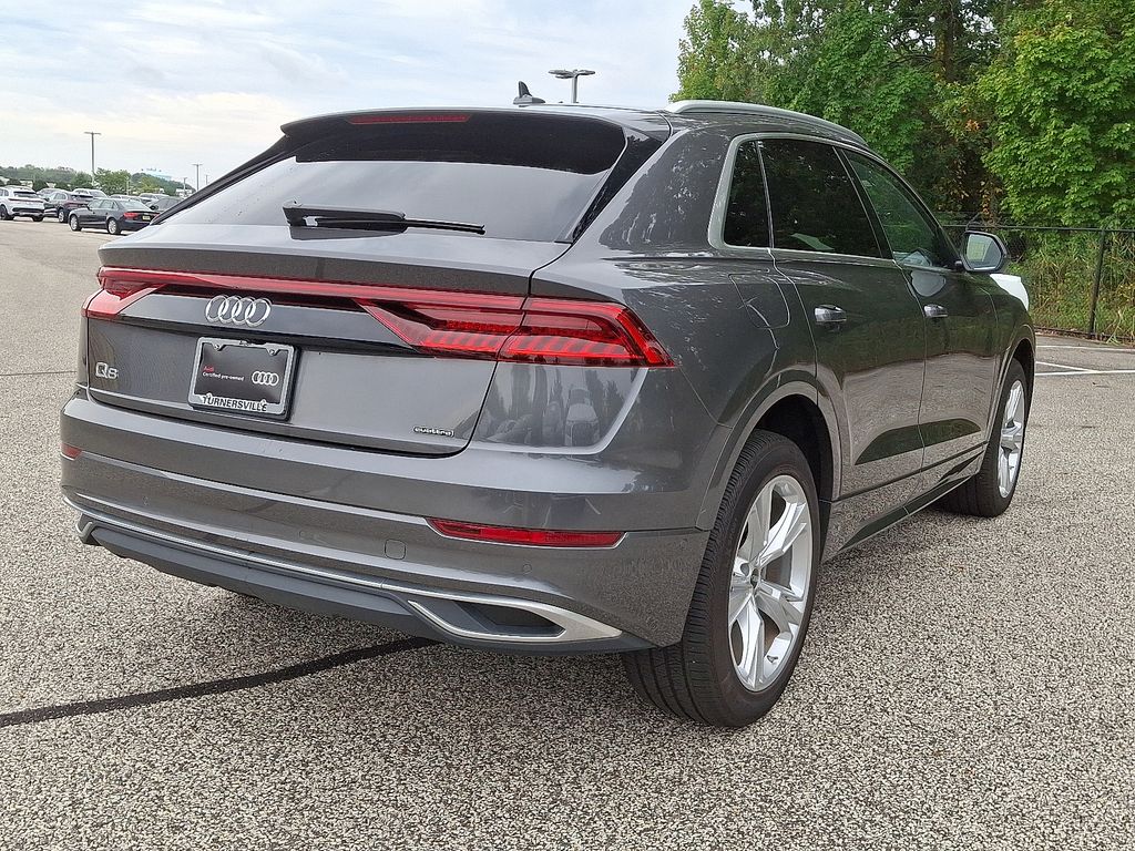 Thumbnail: 2022 Audi Q8 - 6