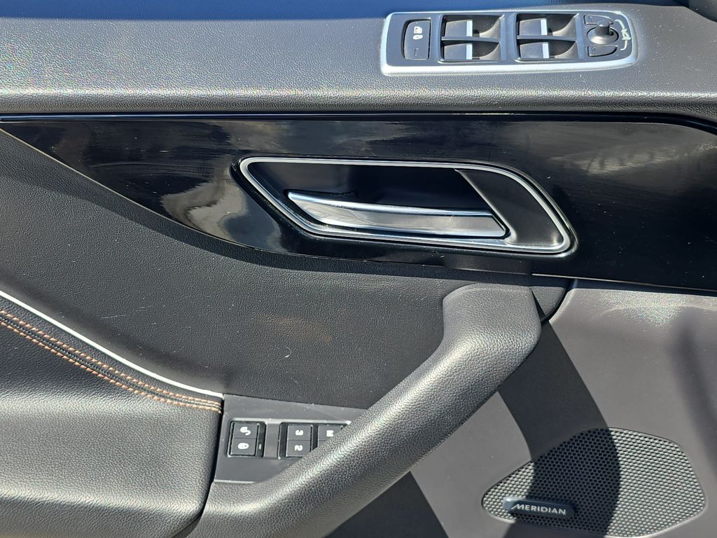 Used 2019  Jaguar 30t Prestige image 31