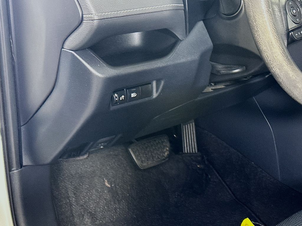 Thumbnail: 2019 Toyota RAV4 - 10